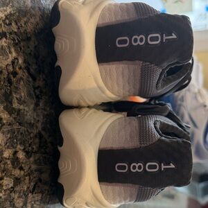 EUC Men’s New Balance 1080v14 Size 9